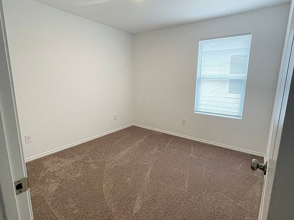 3rd image of 5847 Coahulia