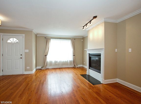 4th image of 4942 S Forrestville Ave