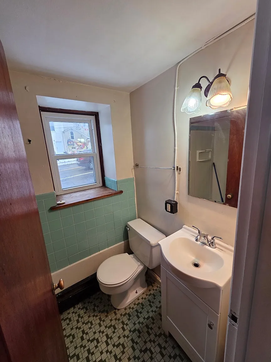 2525 Peach St - E1 — Photo 4