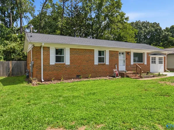 2208 Cecille Dr SW, Huntsville, AL 35803