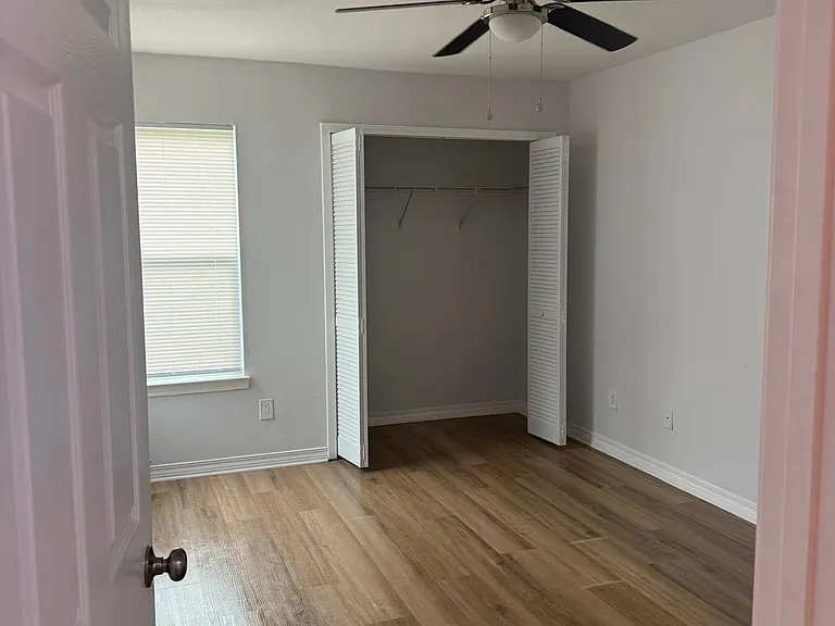 20 N Crow Rd — Photo 4