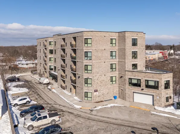 379 Scott St #209, Saint Catharines, ON L2M 0B7