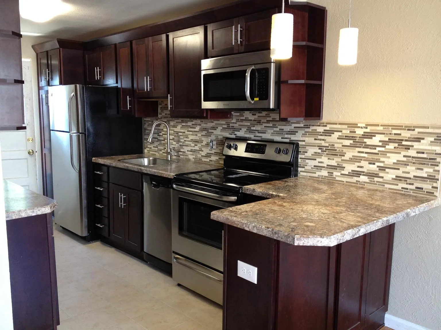 2 bed, 675 sqft, $1,400 — Photo 4