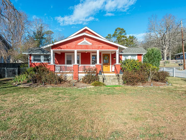 829 Montreat Rd — Photo 8