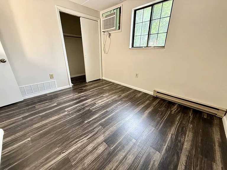230 W Madison St #3 — Photo 17