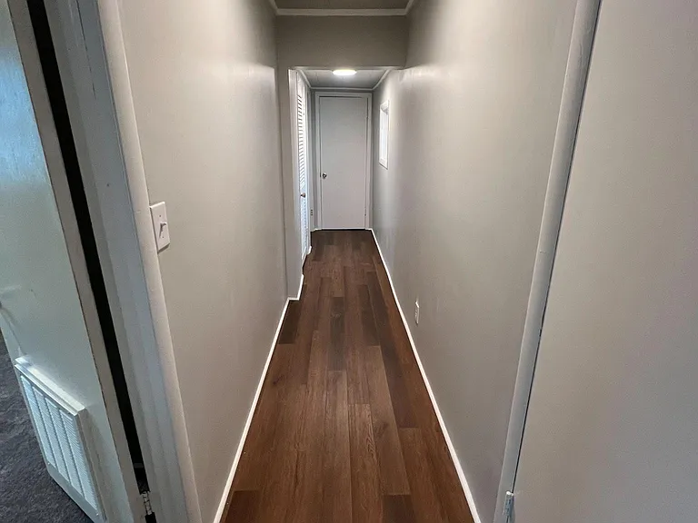 210 N Gilbert St — Photo 11