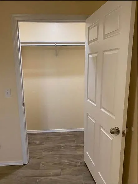 2 bed, 1000 sqft, $1,100 — Photo 4