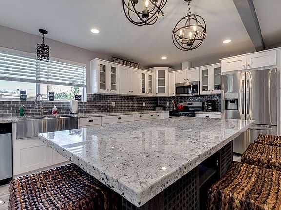 5th image of 2509 S Palm Dr