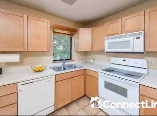 920 NW Naito Pkwy, Portland, OR