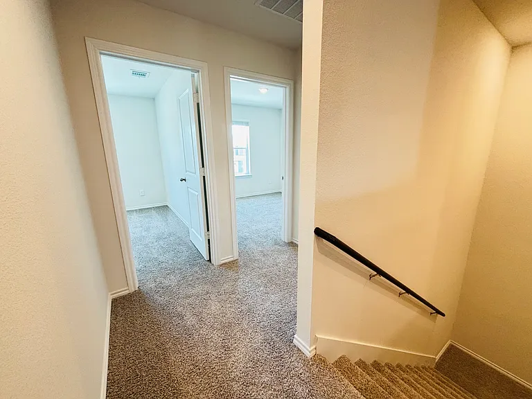 120 Redwood Rd — Photo 8