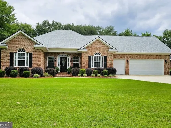 107 Lansing Dr, Ellabell, GA 31308