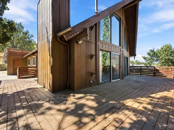 27860 Cumberland Rd, Tehachapi, CA 93561