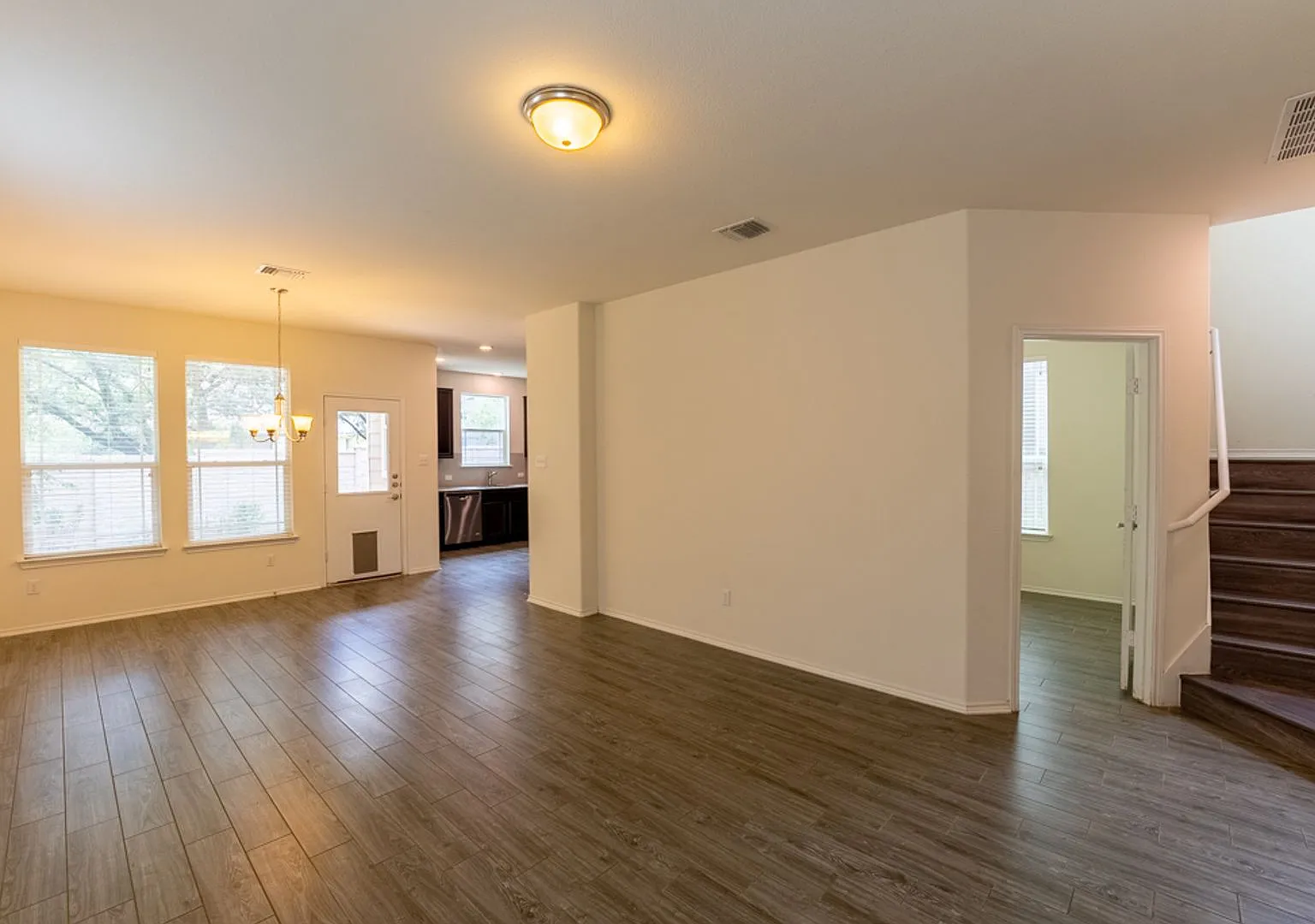 Charming, Well Maintained Home in Desirable Cedar Park! — Photo 4