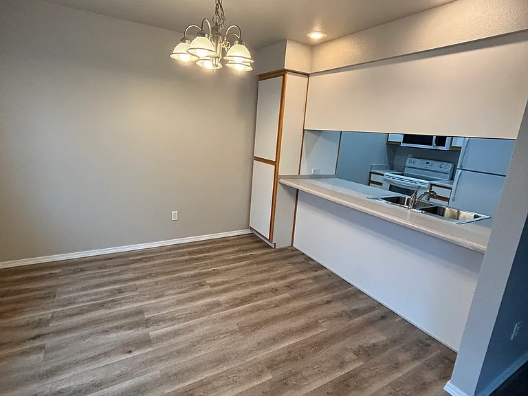 130 Bayberry Dr #B — Photo 9