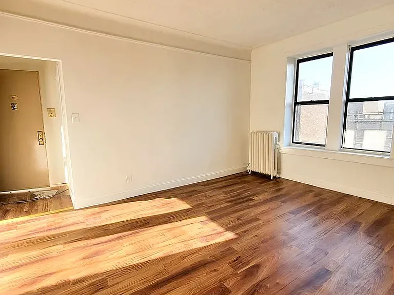 622 E 235th St #2A — Photo 2