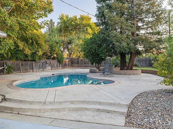 5th image of 3013 Bertis Dr