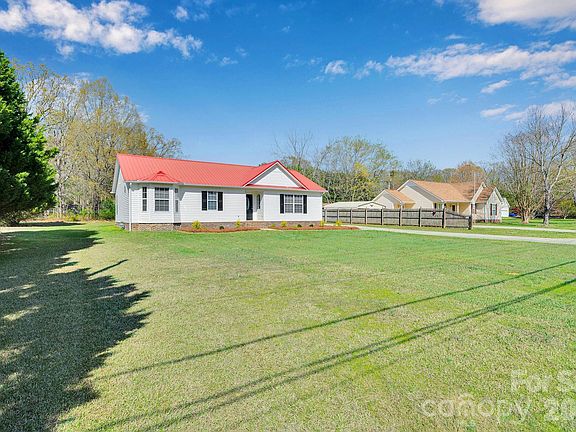 3rd image of 2720 Goldmine Rd