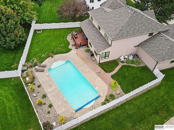 2nd image of 5621 N 164th St