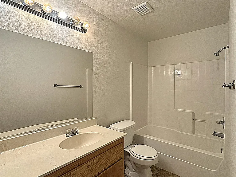 2706 Ashley Dr — Photo 17