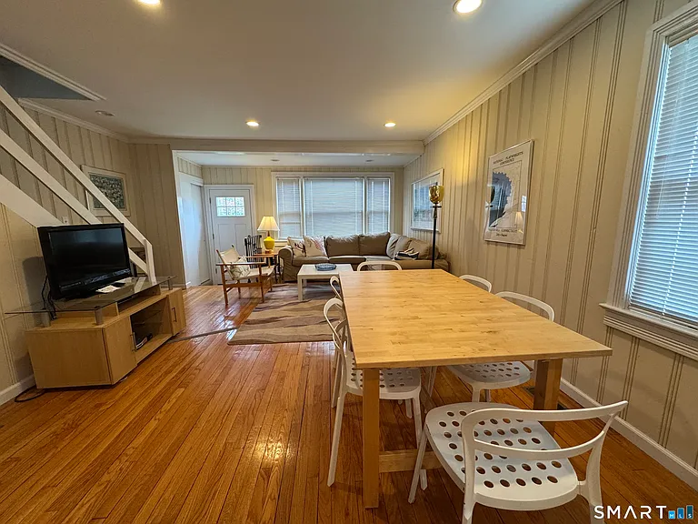 42 Parkway S — Photo 8
