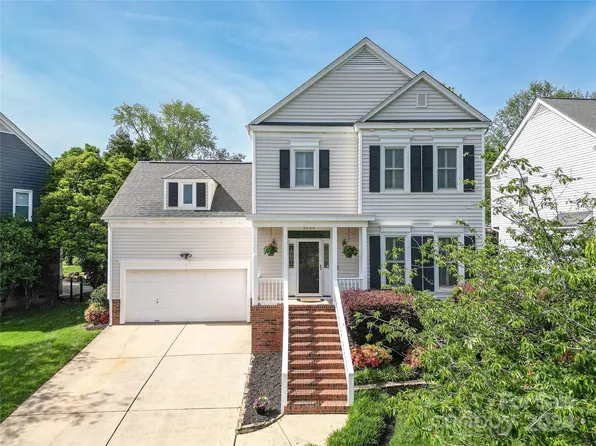 3529 Selwyn Farms Ln, Charlotte, NC 28209