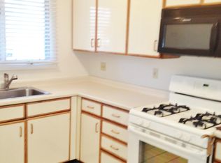 83 Montoya Dr, Branford, CT 06405