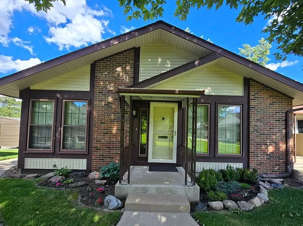 40437 Newport Dr #310, Plymouth, MI 48170