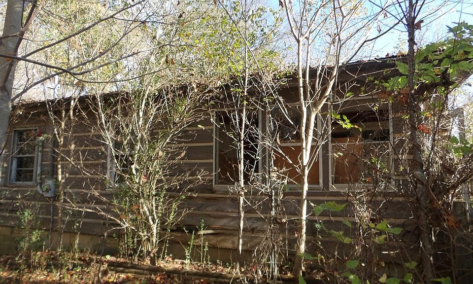 1st image of 325 Trinity Ln