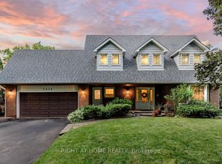 1456 Ballyclare Dr, Mississauga, ON L5C1J5