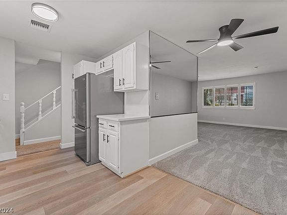 2nd image of 154 Greenbriar Townhouse Way