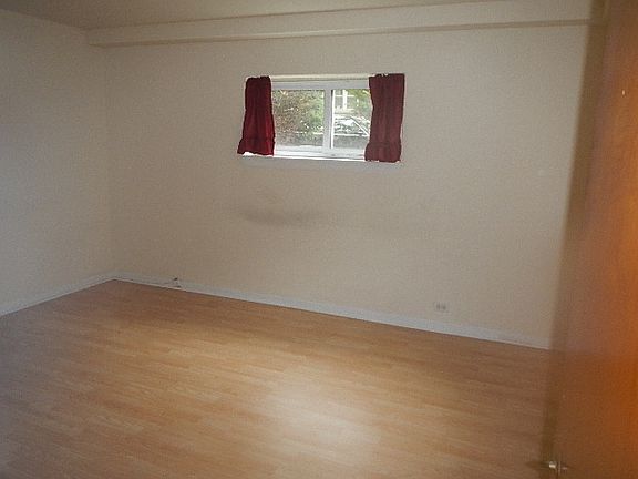 4th image of 4452 N Lockwood Ave