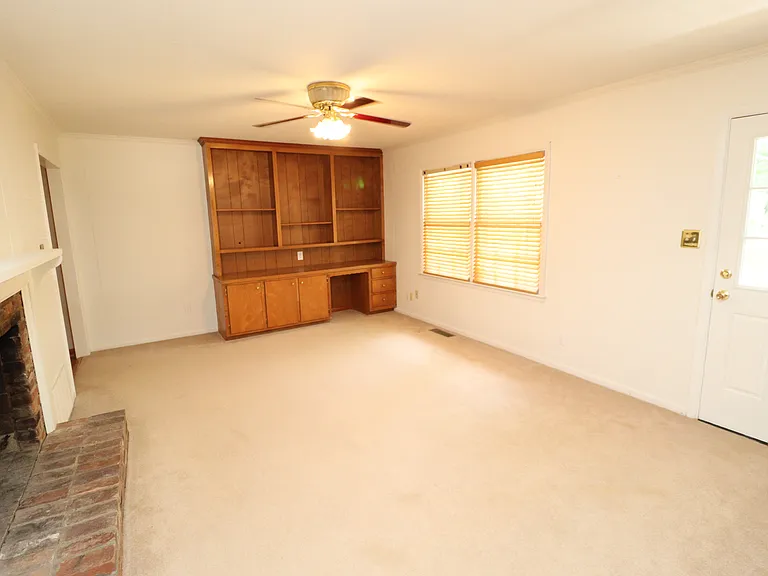 116 Shirley Dr — Photo 10