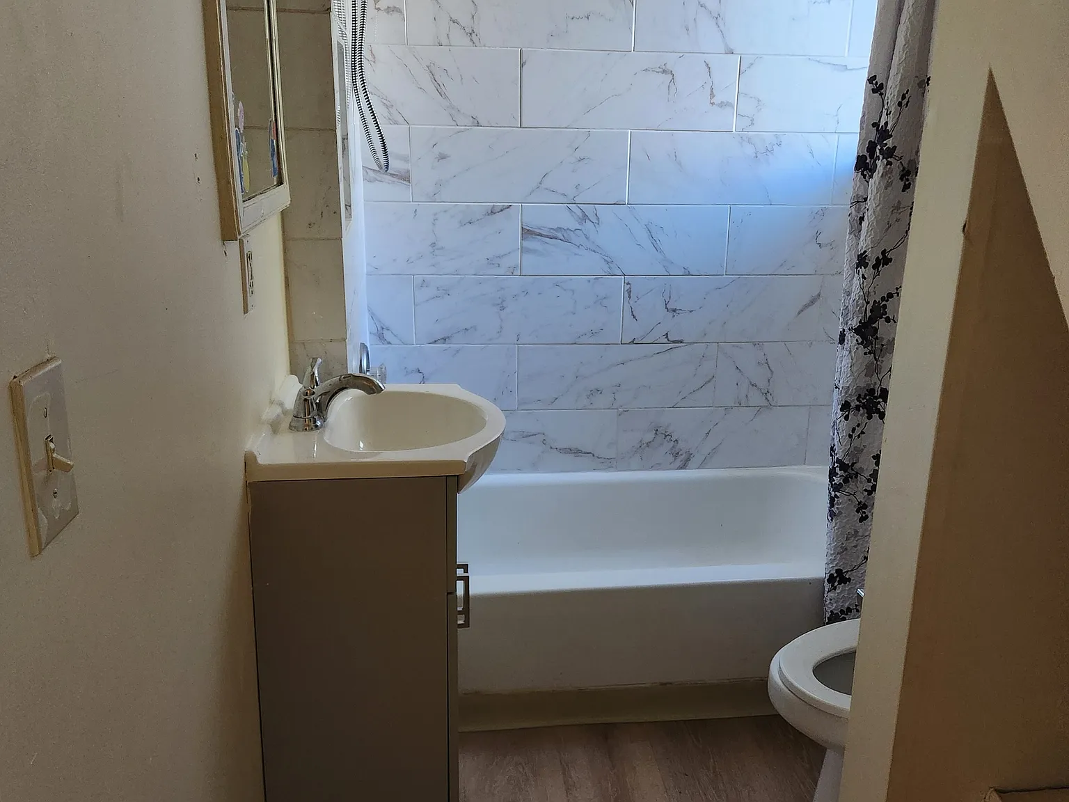 3 bed, $2,100 — Photo 3