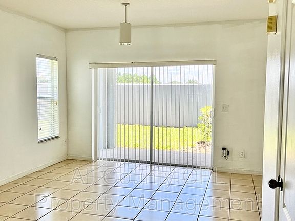 5th image of 10660 Savannah Wood Dr #98
