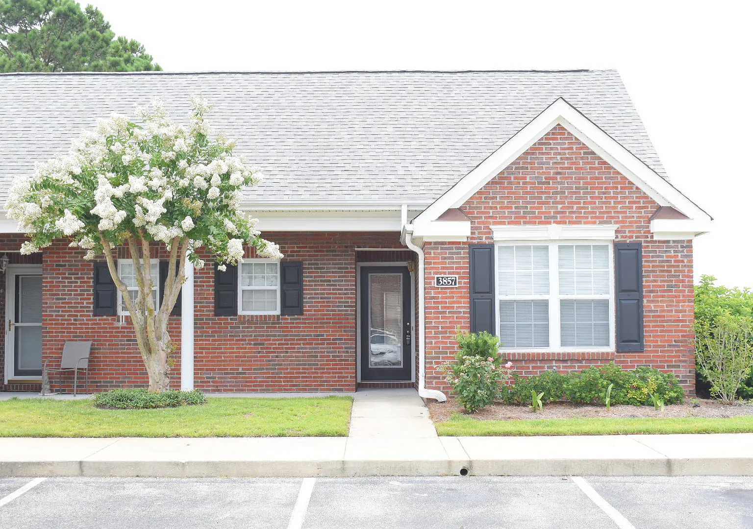 2 bed, 1200 sqft, $1,595 — Photo 1