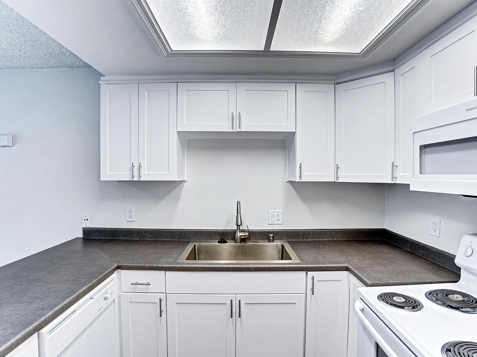 Kashmir Apartments — Photo 3