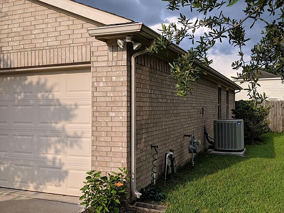 3rd image of 19106 Oakfield Village Ln
