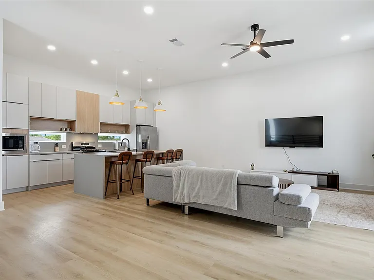 5509 Hershe St — Photo 34