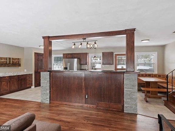 4th image of 2659 Riviera Dr N