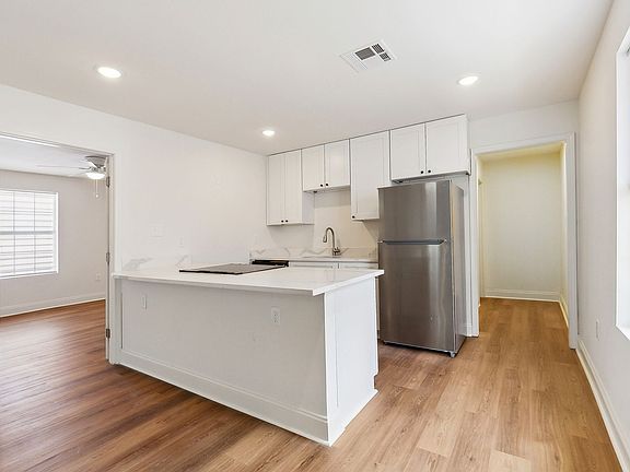5th image of 2322 Saint Andrew St #2322