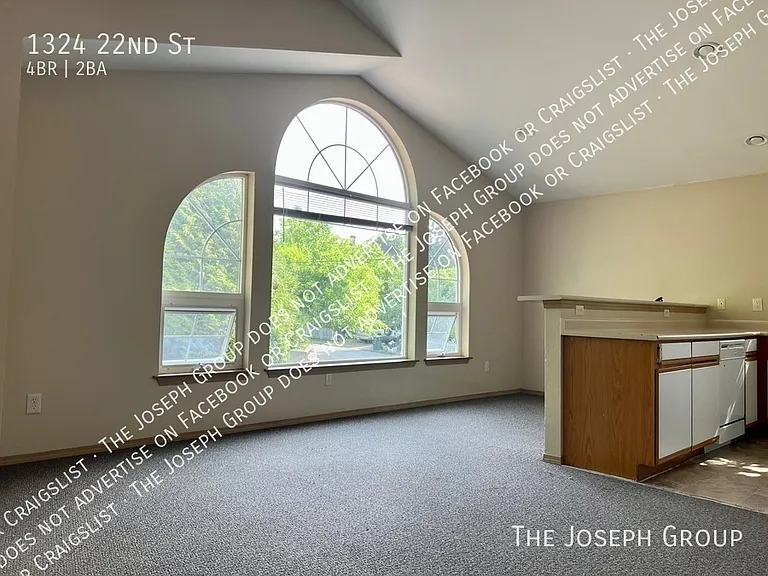 1324 22nd St — Photo 3
