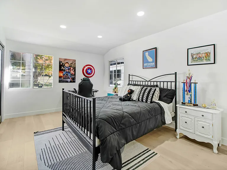 23209 Bigler St — Photo 38