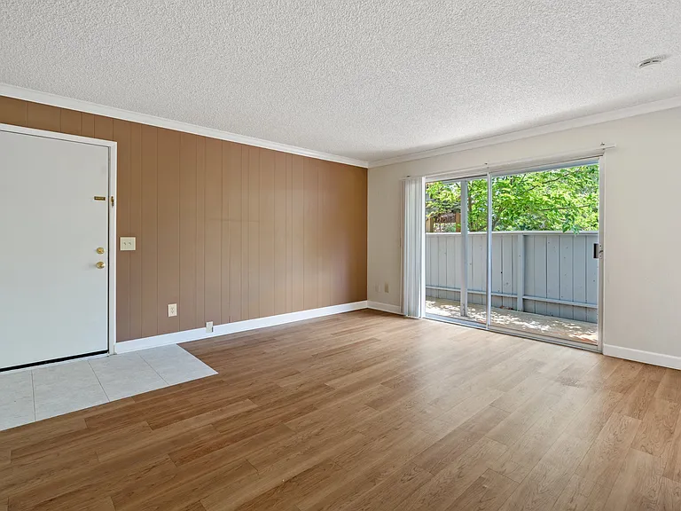 655 Reseda Dr #6 — Photo 13