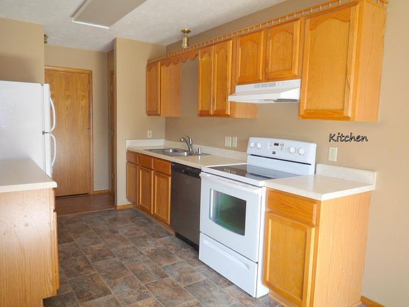 4th image of 900 County Road 832