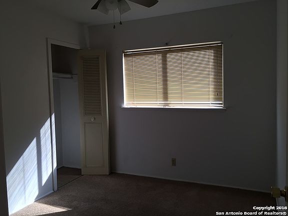 4th image of 4626 Hollyspring Dr