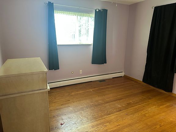 2nd image of 29138 Lorraine Ave