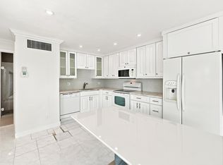 126 West Ct, Royal Palm Beach, FL 33411