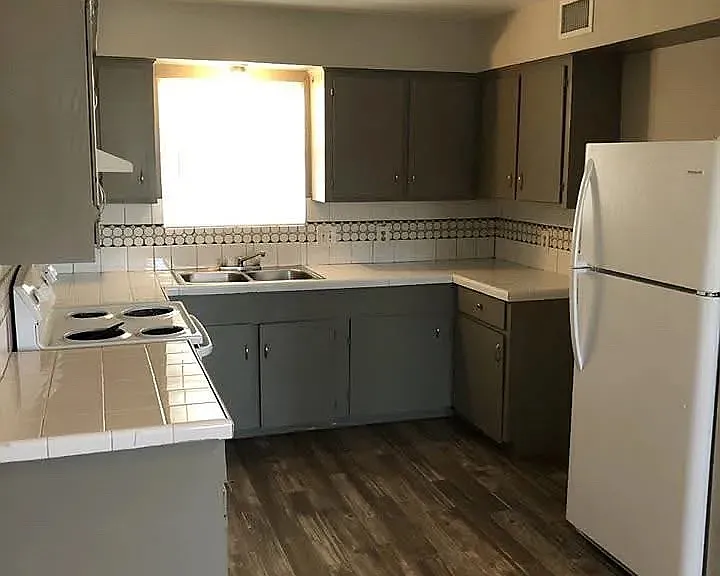 112 Green Point Dr #2 — Photo 6