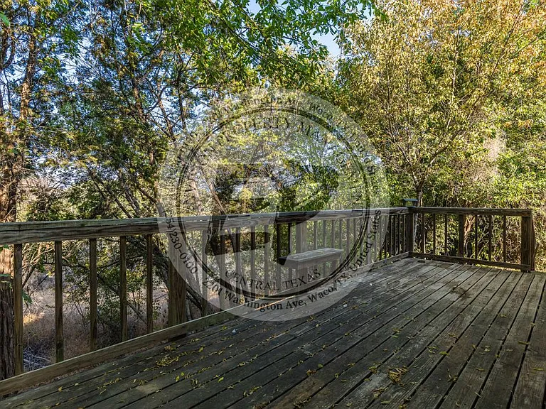 140 County Road 1604 — Photo 10