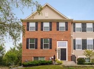 1650 Deer Pointe Dr, South Elgin, IL 60177